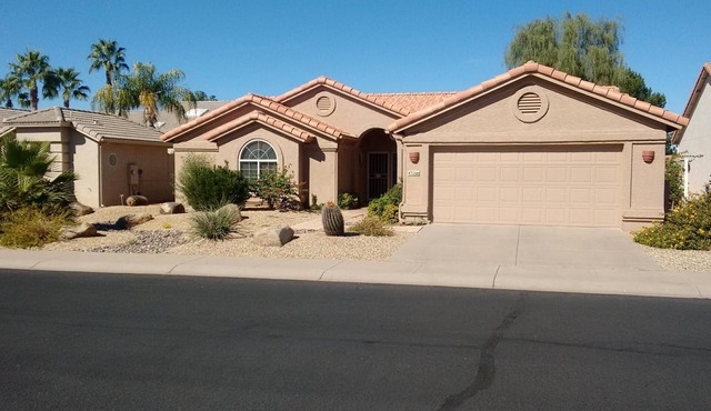 Beautiful Sun Lakes Home in Gated Robson Community, on Golf Course