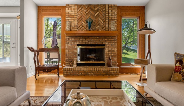 Beautiful sunny 3 bds 3 bath backyard and BBQ