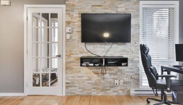 Beautiful Sunny Condo in Montreal