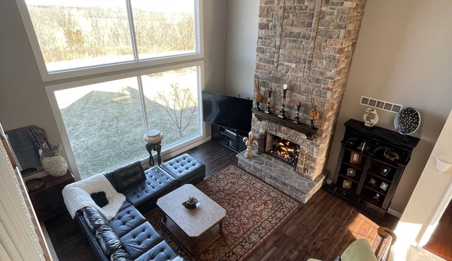 Beautiful Sunrise, Rural, close to town, near wineries, next to Sunset Bluffs!