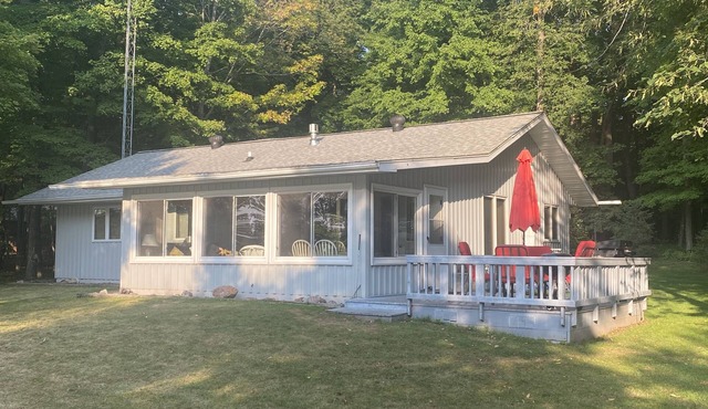 Beautiful Sunset Beach Lake House on Lake Chetac