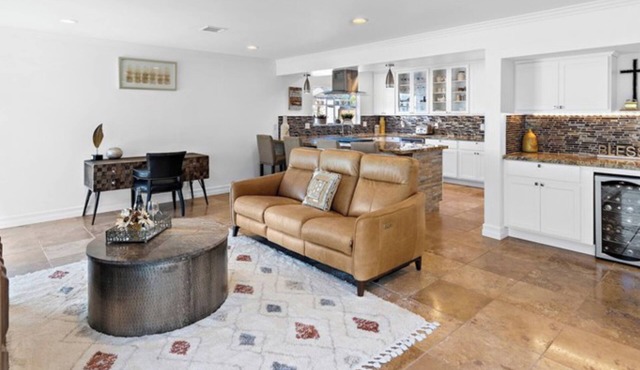Beautiful Sunset home, 5 minutes from the beach, and hiking routes