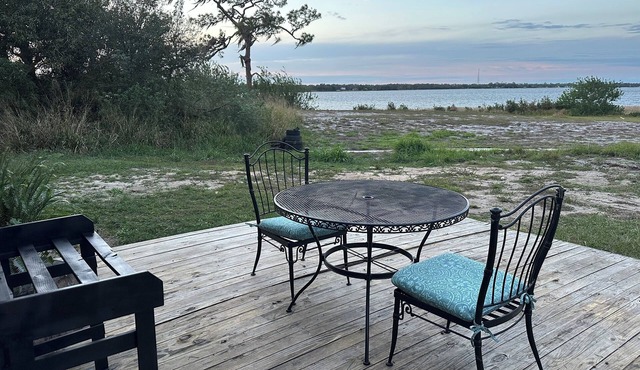 Beautiful sunset Lakeview cottage