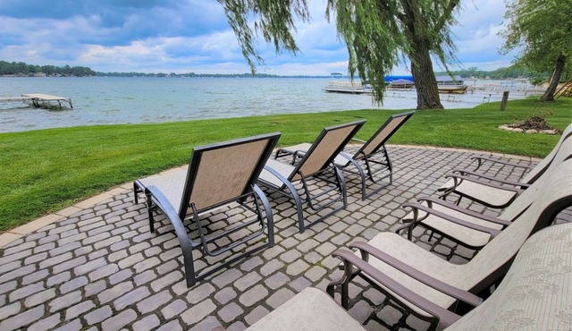 Beautiful Sunset Views on Coldwater Lake!