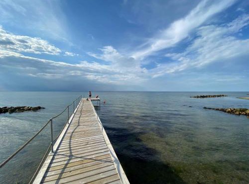 Beautiful Sunsets 100 Meters From The Beach