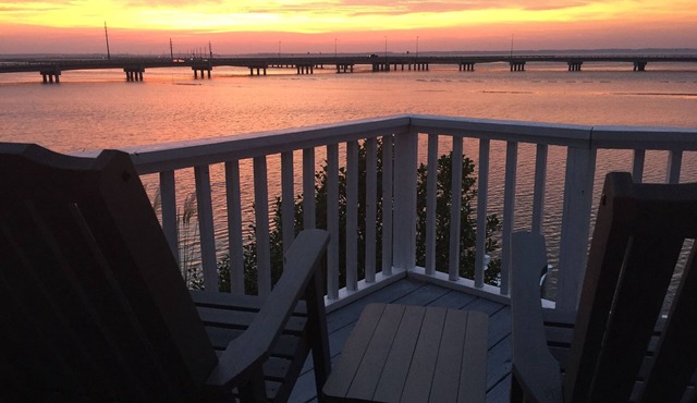 Beautiful Sunsets Over The Chincoteague Bay* Panoramic Water Views* Private Dock