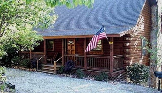 Beautiful sunsets, decks, firepit!