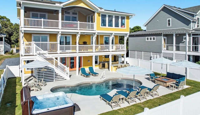 Beautiful Sunshine | 4,450 ft to the beach | Private Pool and Hot Tub