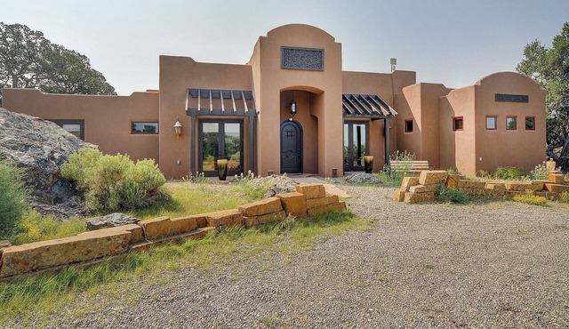 Beautiful SW Style Home Near Great Sand Dunes, Hot Springs, Hiking
