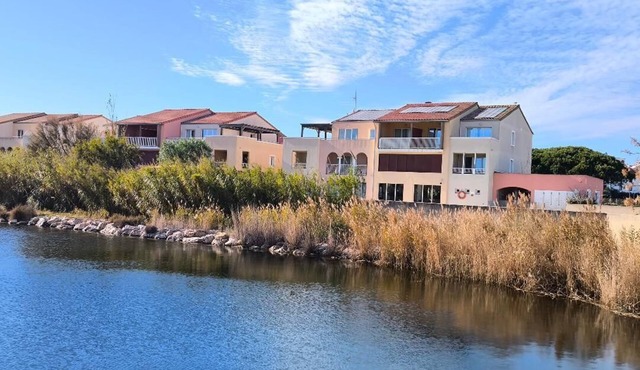 BEAUTIFUL T2 APARTMENT WITH TERRACE - VIEW OF LAC MARIN - CLOSE TO BEACHES BARCARÈS