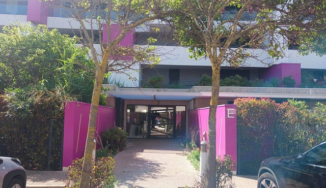 Beautiful T2 with pool - near beach