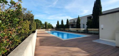 Beautiful T2 with swimming pool - near park