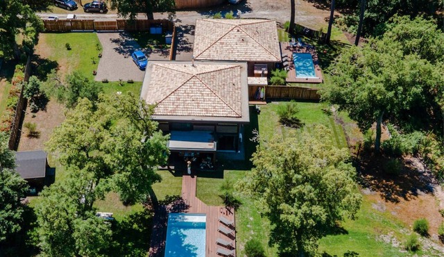 Beautiful Takapuna Villa and Lodge (21 people)