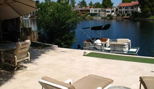 Beautiful Tempe Waterfront Villa with Many Extras