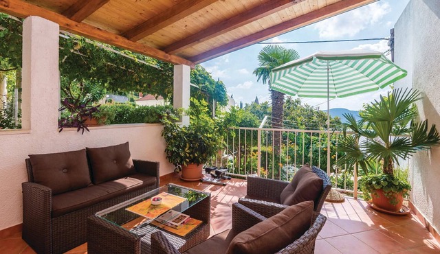 Beautiful terraced house for relaxing in the village Trsteno.