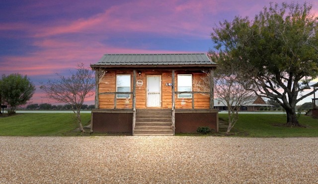★Beautiful Texas ranch retreat with lake.cabin#2 ★