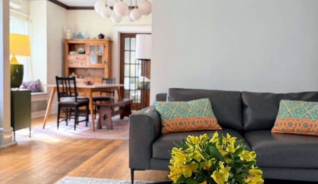 Beautiful third ward home with hot tub and close to Downtown and University.