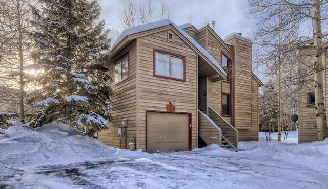 Beautiful three bedroom Mountainside Home!
