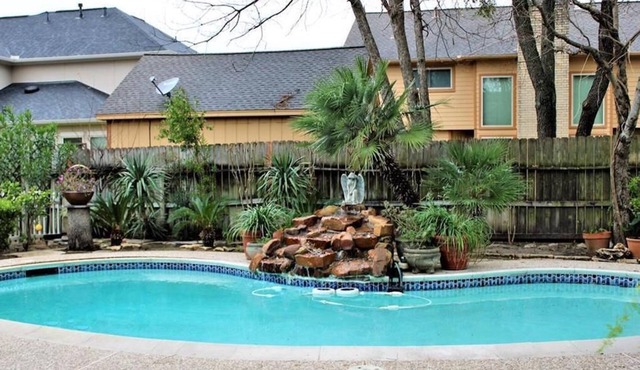 Beautiful Three Bedroom Home with Scenic Backyard