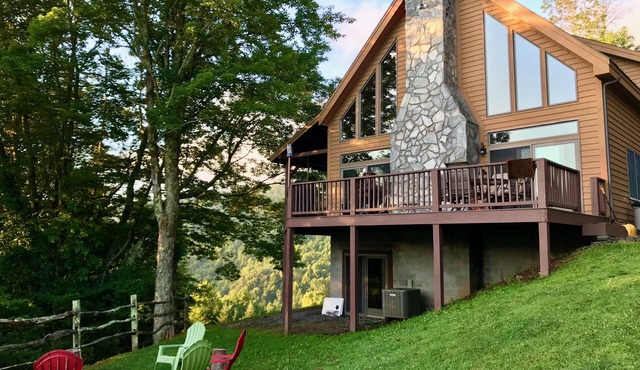 Beautiful timber frame home with spectacular mountain views. Secluded, fabulous.