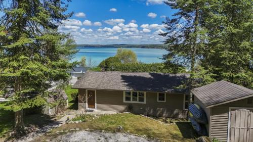 Beautiful Torch Lake House with Beach Access