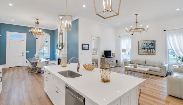Beautiful Totally Renovated Historic Home in Marigny Triangle, Crtyard, 3blk FQ