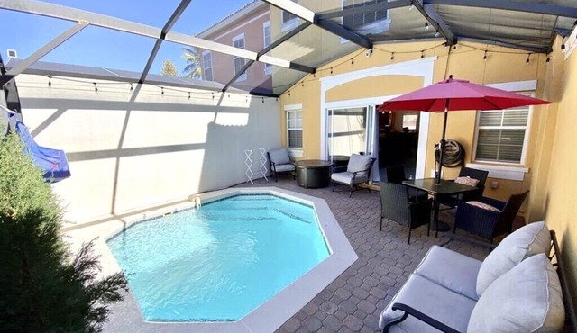 Beautiful town house in paradise 10 minutes to Disney!
