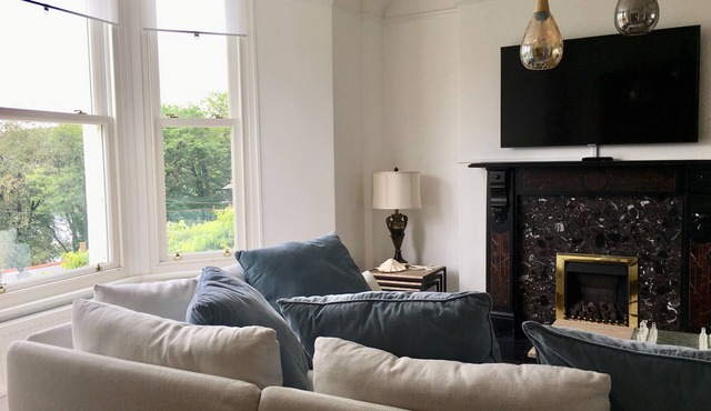 Beautiful town house with Nordic flair and views over the estuary