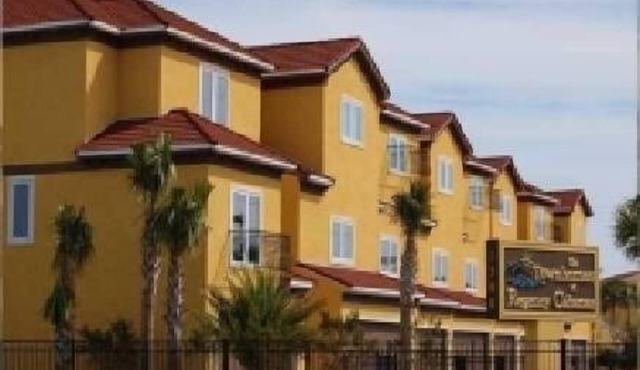 Beautiful Townhouse on the Sugar White Sands of Pensacola Beach, Fla