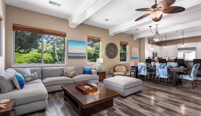 🏖️Beautiful Townhome | Great Location & Amenities| Concierge Included!