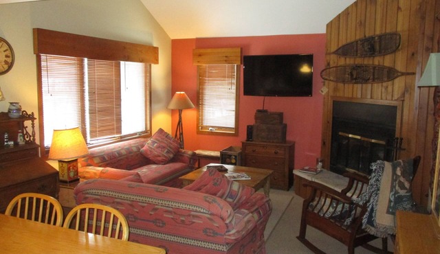 Beautiful townhome in Galena Territories Sleeps 9, 4 BR, close to Owners Club.