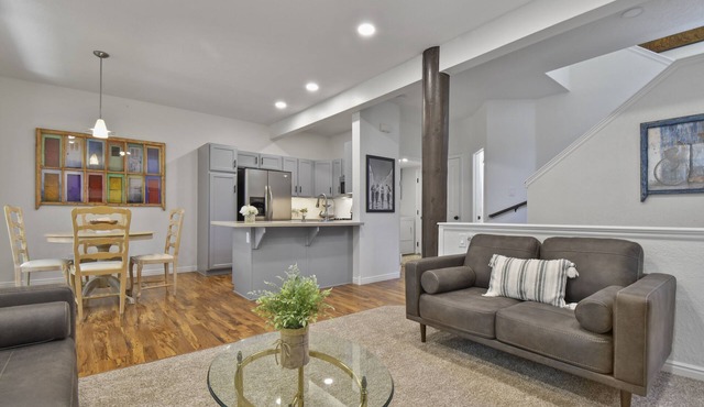 Beautiful Townhome in Ideal Park City Location!