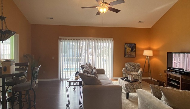Beautiful Townhome Close to SC's Great Golf and both NC and SC Beaches