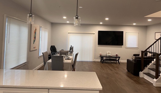 Beautiful Townhouse 30 minutes from midtown NYC!