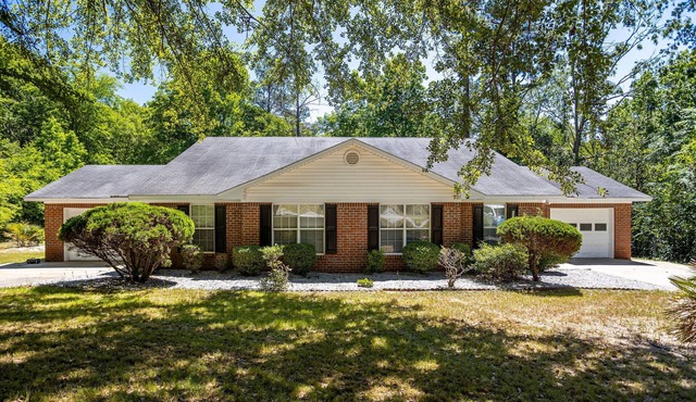 Beautiful Townhouse Near Shaw AFB