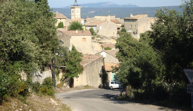 Beautiful traditional fully air conditioned villa with heated swimming pool