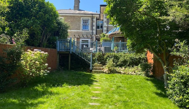 Beautiful, traditional cottage close to ferry