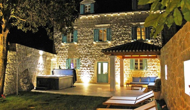 Beautiful Traditional Dubrovnik Villa | 4 Bedrooms | Villa Cavtat Heritage