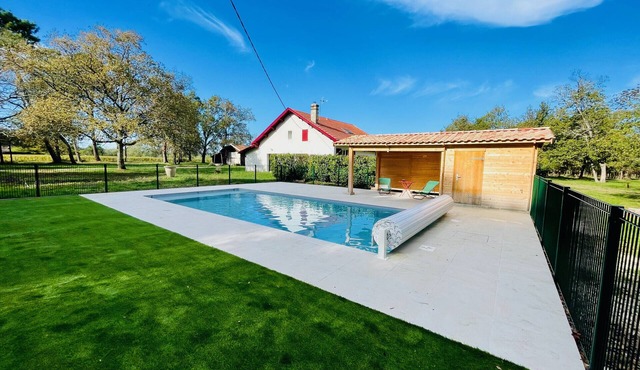 Beautiful traditional house in the heart of the Pessac Leognan