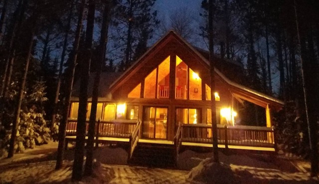 Beautiful,Trailside Retreat! Chalet style cabin at CAMBA / Birke trail head
