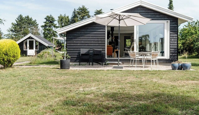 Beautiful tranquil home by fjord near Copenhagen