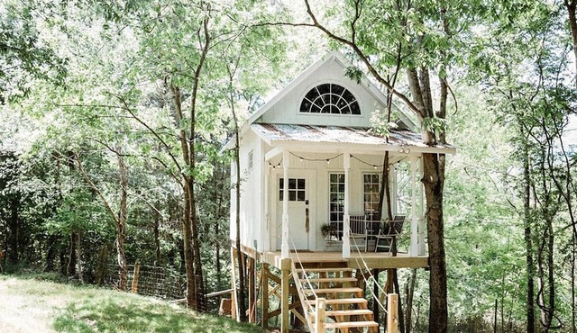 Beautiful Tree House for a Romantic Getaway on a Farm near Chattanooga Valley, Georgia