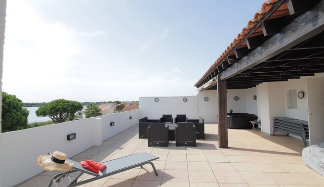 BEAUTIFUL TRIPLEX OF 145 m² + Solarium of 82 m² with view on the lake