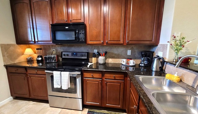 Beautiful Tuscan style 3 bed condo