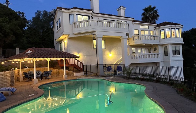 Beautiful Tuscany Villa with pool & a view!