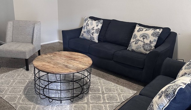 Beautiful Two Bed & Bath Apartment Memorial Houston