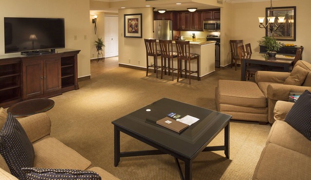 Beautiful Two Bedroom Condo w/all the amenities!