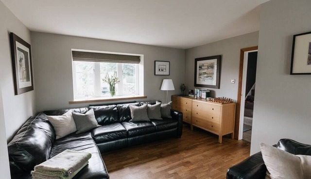 Beautiful Two Bedroom Cottage with Amazing Views