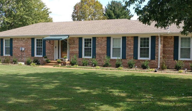 Beautiful two bedroom space . Great neighborhood, Private entrance .