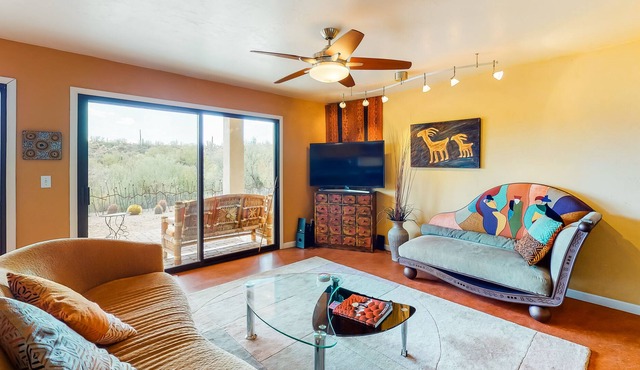Beautiful & unique dog-friendly home w/central A/C, private washer/dryer, & more